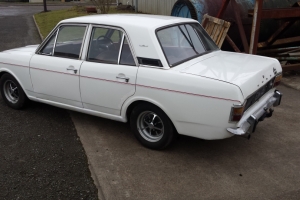FORD CORTINA 1600E